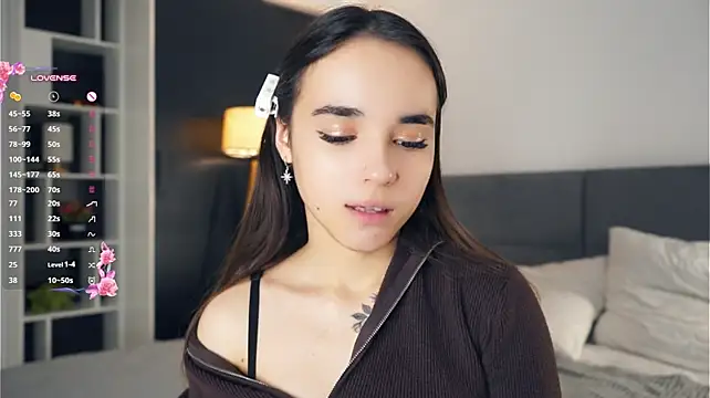CourtneyBasbas Adlı Modelin Canlı XXX Sohbeti
