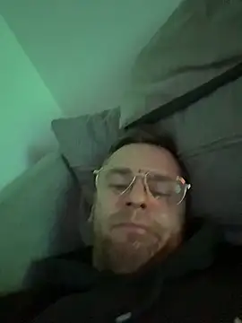 SoberingTadpole's Live XXX Chat