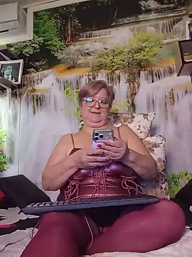 QueenPammy1 Adlı Modelin Canlı XXX Sohbeti