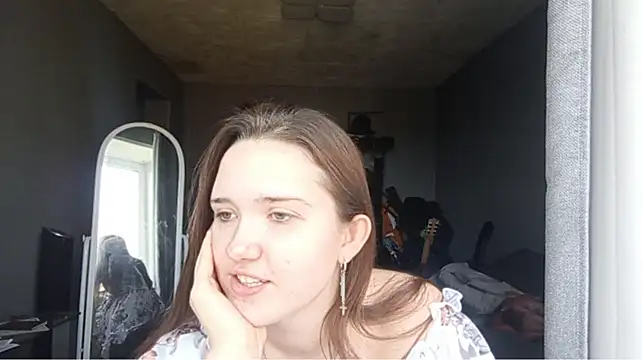 Chat +18 de AlessandraToth ao vivo