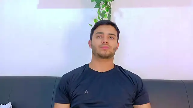 دردشة TylerWest_ الجنسية المباشرة