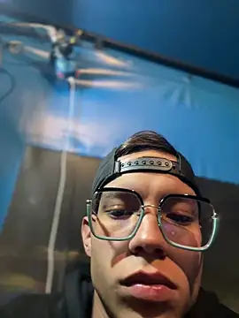 Chatroom XXX en direct de Andres_boy252