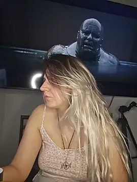 ScarletsWeb's Live XXX Chat