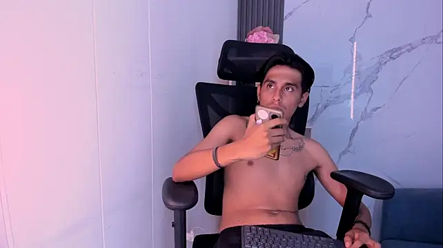 XXX chat uživo modela oliverSky_