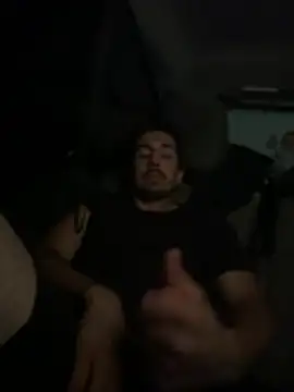 Not_lil_Pawpaw: διαδικτυακό σόου στην κάμερα