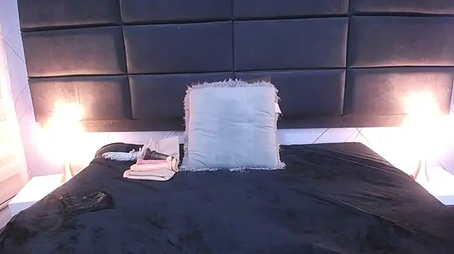 TaraBlack's Live XXX Chat