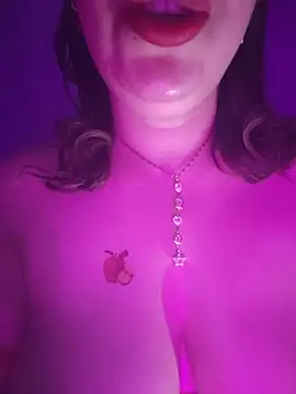 Doodqueen Adlı Modelin Canlı XXX Sohbeti