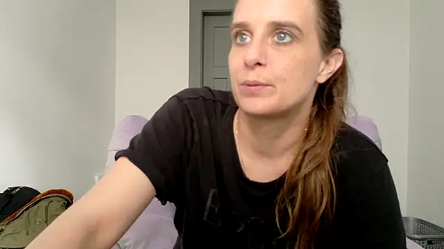 Chantalee Chat XXX live