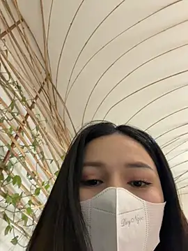 Linh_2004 Live XXX-Chat