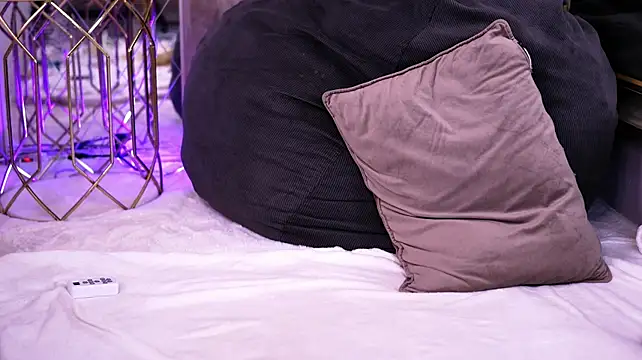 Chat +18 de EmmaEmber ao vivo