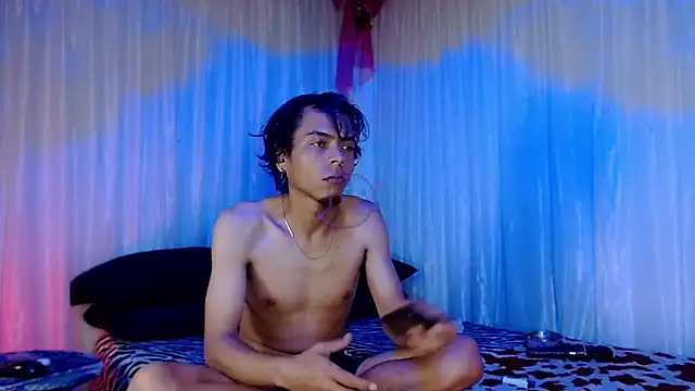 YaraLeon's Live XXX Chat