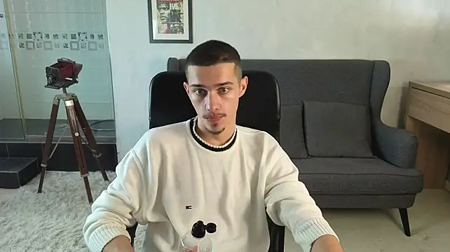 XXX chat uživo modela KaydenDrew