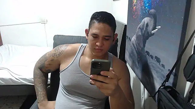 coltonmassiff Adlı Modelin Canlı XXX Sohbeti