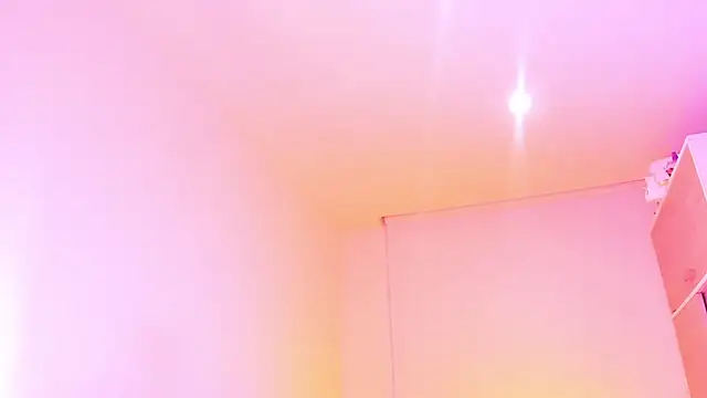 Chat +18 de Erick_Velveth ao vivo