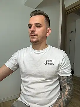 Huge_cock22cm's Live XXX Chat