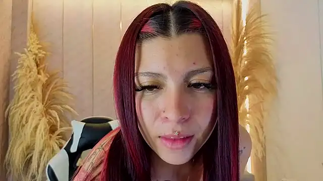 Chat +18 de HilaryThomson2 ao vivo