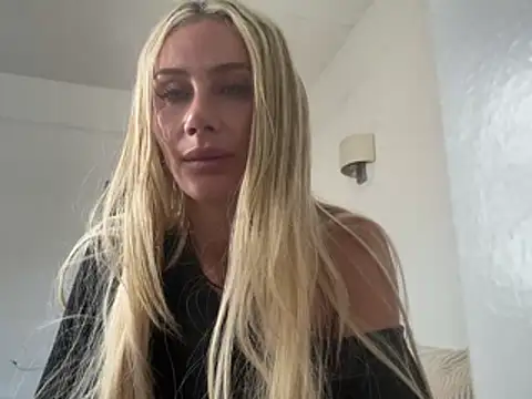 Elsa_24 live XXX chat