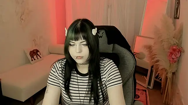 Yuvelli Chat XXX in diretta