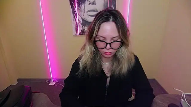 Chat +18 de Sweet_Peachyyi ao vivo