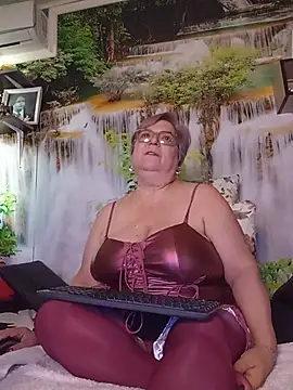 Chat +18 de QueenPammy1 ao vivo