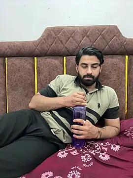 Royalboy_03's Live XXX Chat