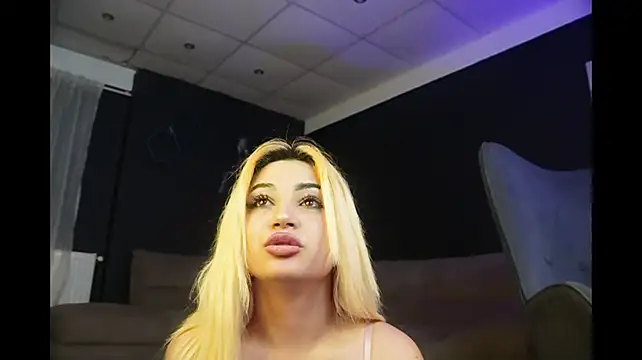 AstridJade – Naživo XXX chat