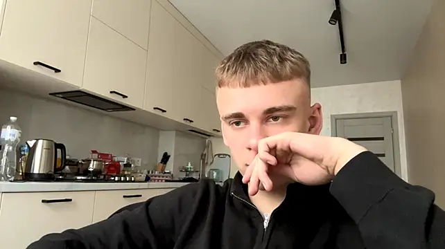 SoloFury 라이브 XXX 채팅