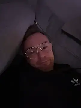 SoberingTadpole Chat XXX live