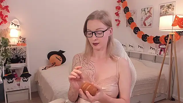 MissRightXXX – Live XXX-chat