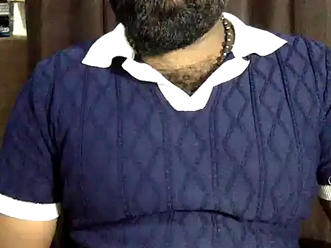 Pokazy przed kamerką – hairy_indian_dad