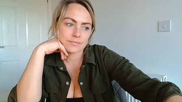 LouiseLovesFunn Live XXX chat