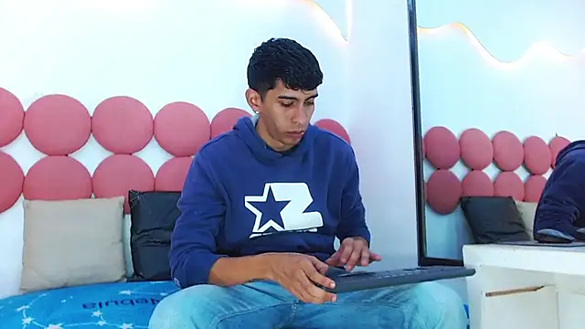 Drake_Jack Live XXX Chat