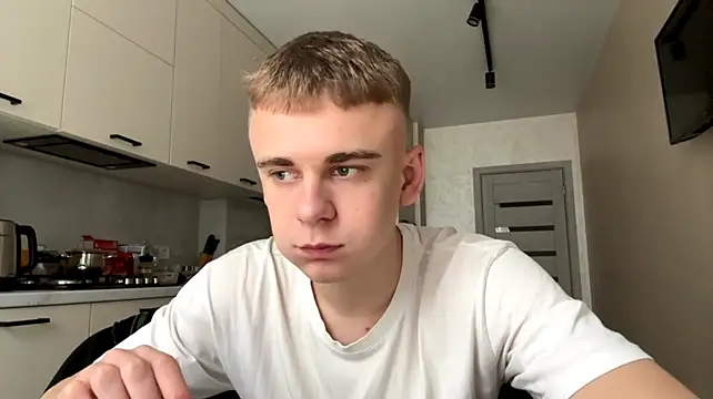 SoloFury Adlı Modelin Canlı XXX Sohbeti