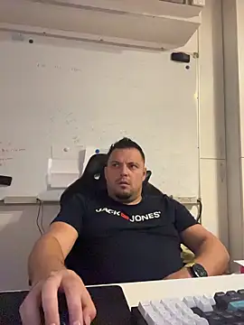 XXX chat uživo modela snayperm123
