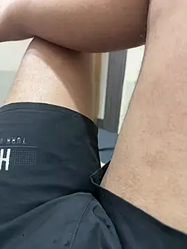 XXX chat uživo modela torchermachine
