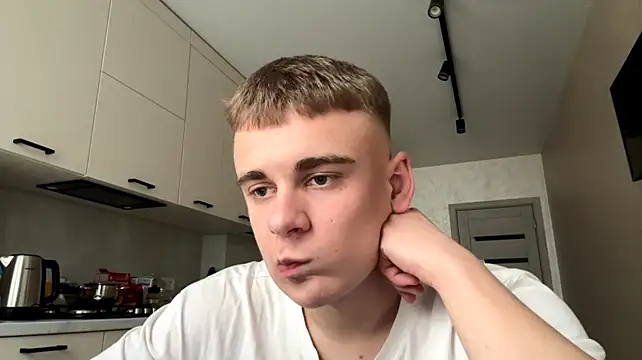SoloFury 라이브 XXX 채팅