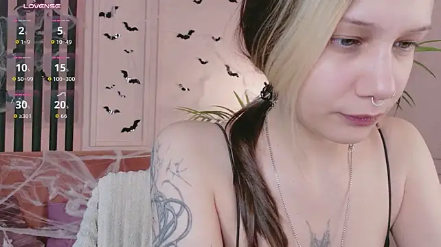 Chat XXX en directo de Hize_Hide