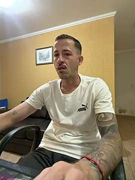 צ'אט XXX בשידור חי של MeladoDiMel