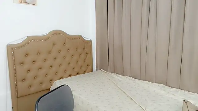 BrendaTaki Chat XXX in diretta