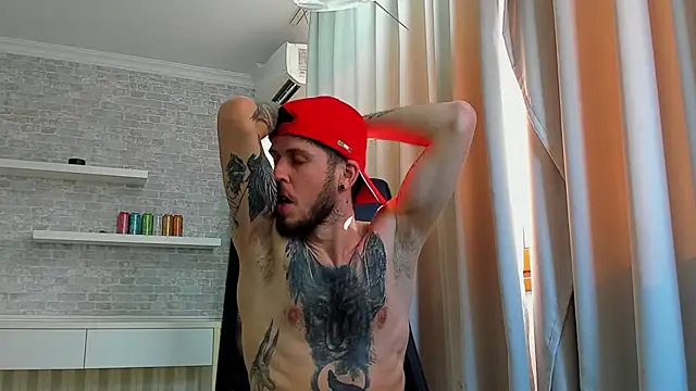Онлайн чат XXX JonahShaw