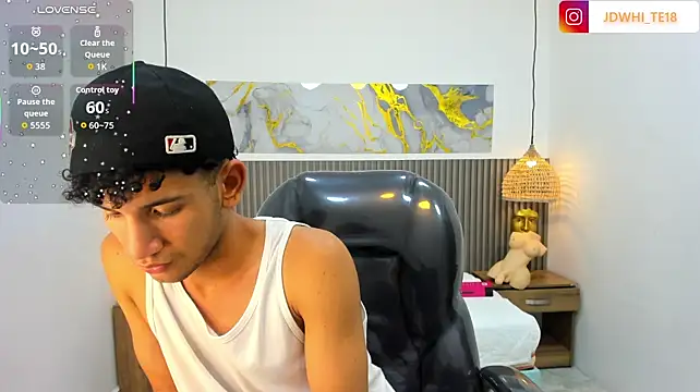 JDWhite18 XXX чат на живо