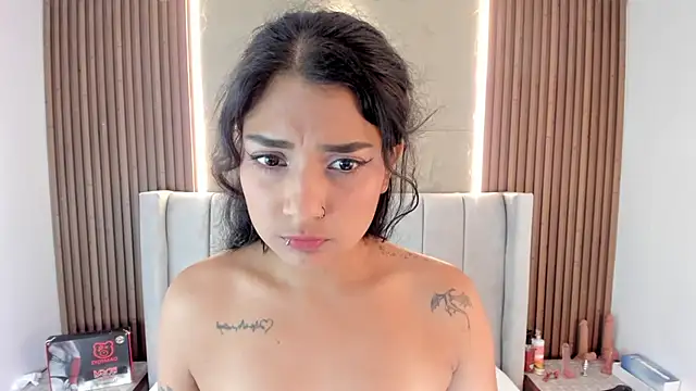 NINAMARTINS Adlı Modelin Canlı XXX Sohbeti