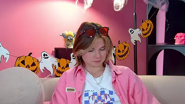 AliceAllard's Live XXX Chat