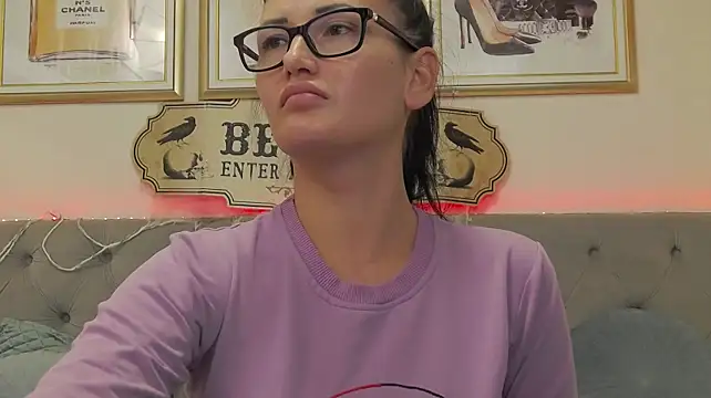 HellenDesire's Live XXX Chat