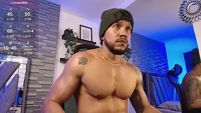 ARON_TAYLER01 Chat XXX live