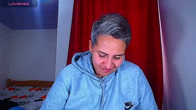 Chat +18 de Yessi_rousse ao vivo