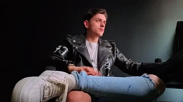 Онлайн чат XXX FelixStarkk