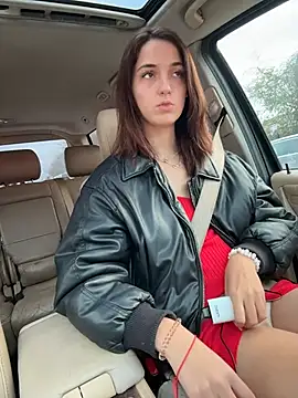 DollyTall's Live XXX Chat