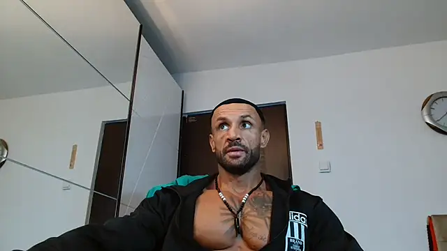 Magnificmuscles89 – webcam-show