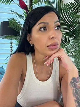 ReynaMorel live XXX chat